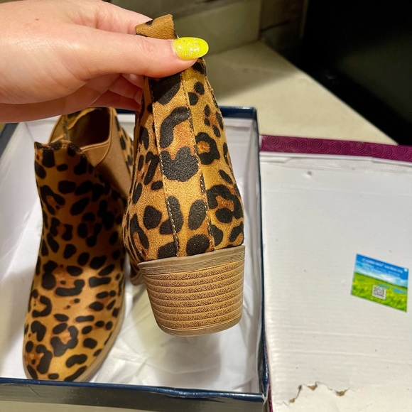 NWT Leopard booties - Picture 7 of 9